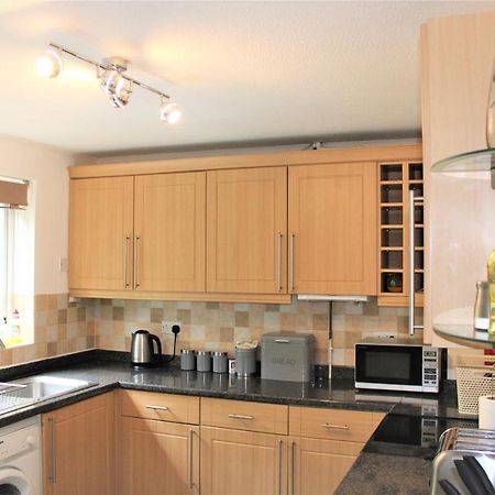 Homely And Budget Friendly 3 Bed House Sleeps 6 Free Parking! Milton Keynes Exterior photo